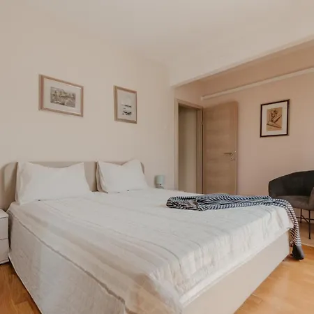Ivana Apartman *