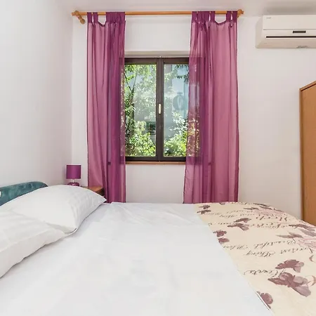 Ivana Appartement *